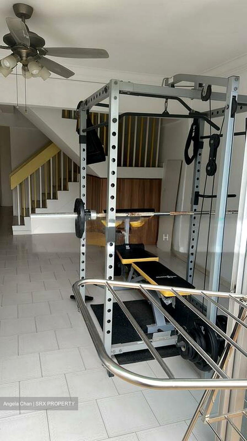 Blk 216 Jurong East Street 21 (Jurong East), HDB Executive #605500041